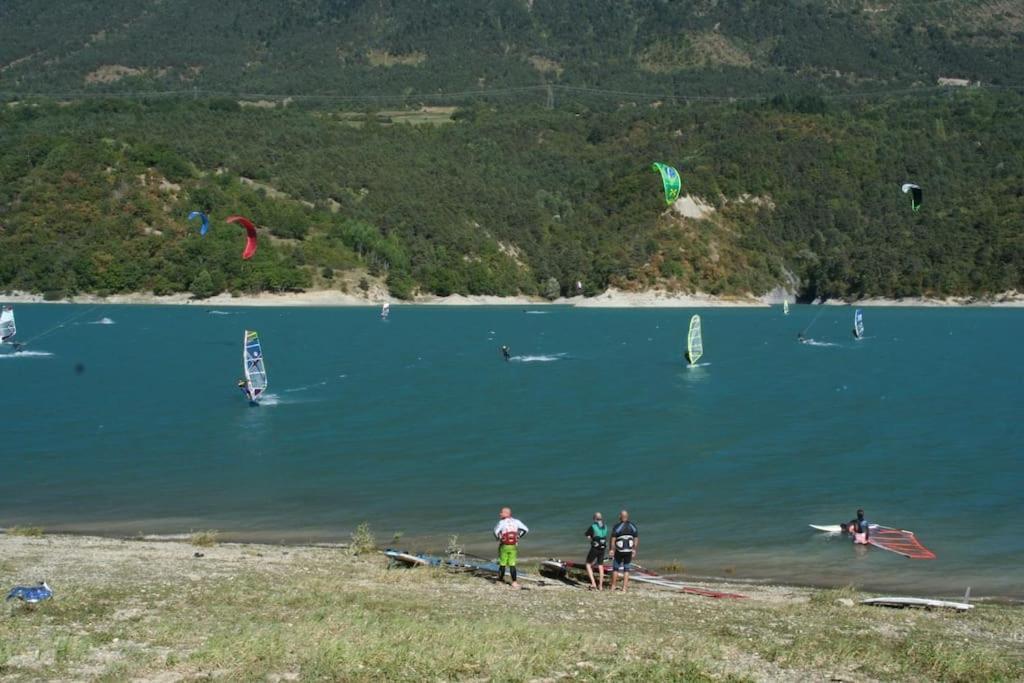 Gite De Charme : La Grange Au Lac Azur Treffort  Eksteriør billede