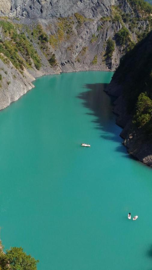 Gite De Charme : La Grange Au Lac Azur Treffort  Eksteriør billede