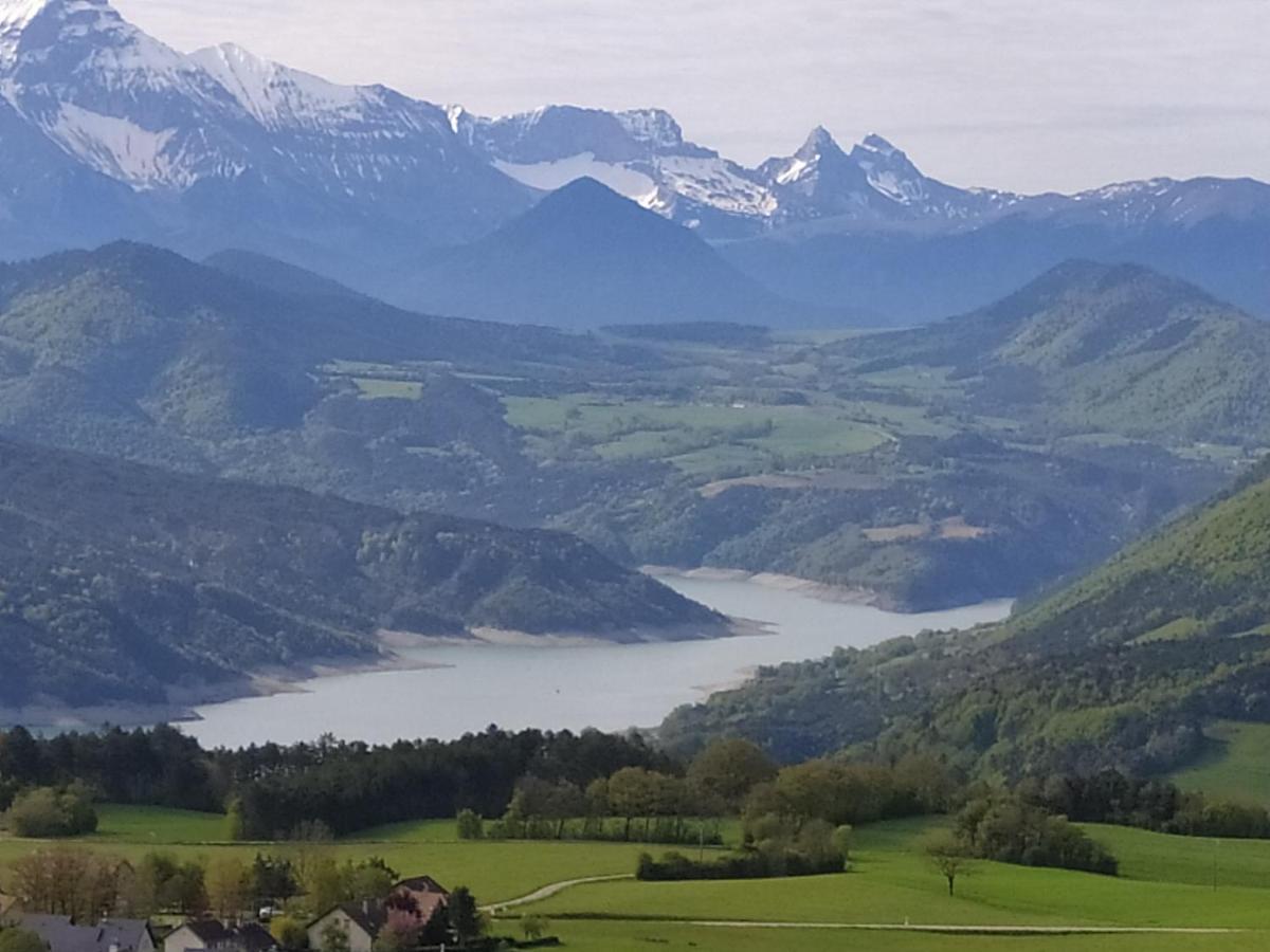 Gite De Charme : La Grange Au Lac Azur Treffort  Eksteriør billede
